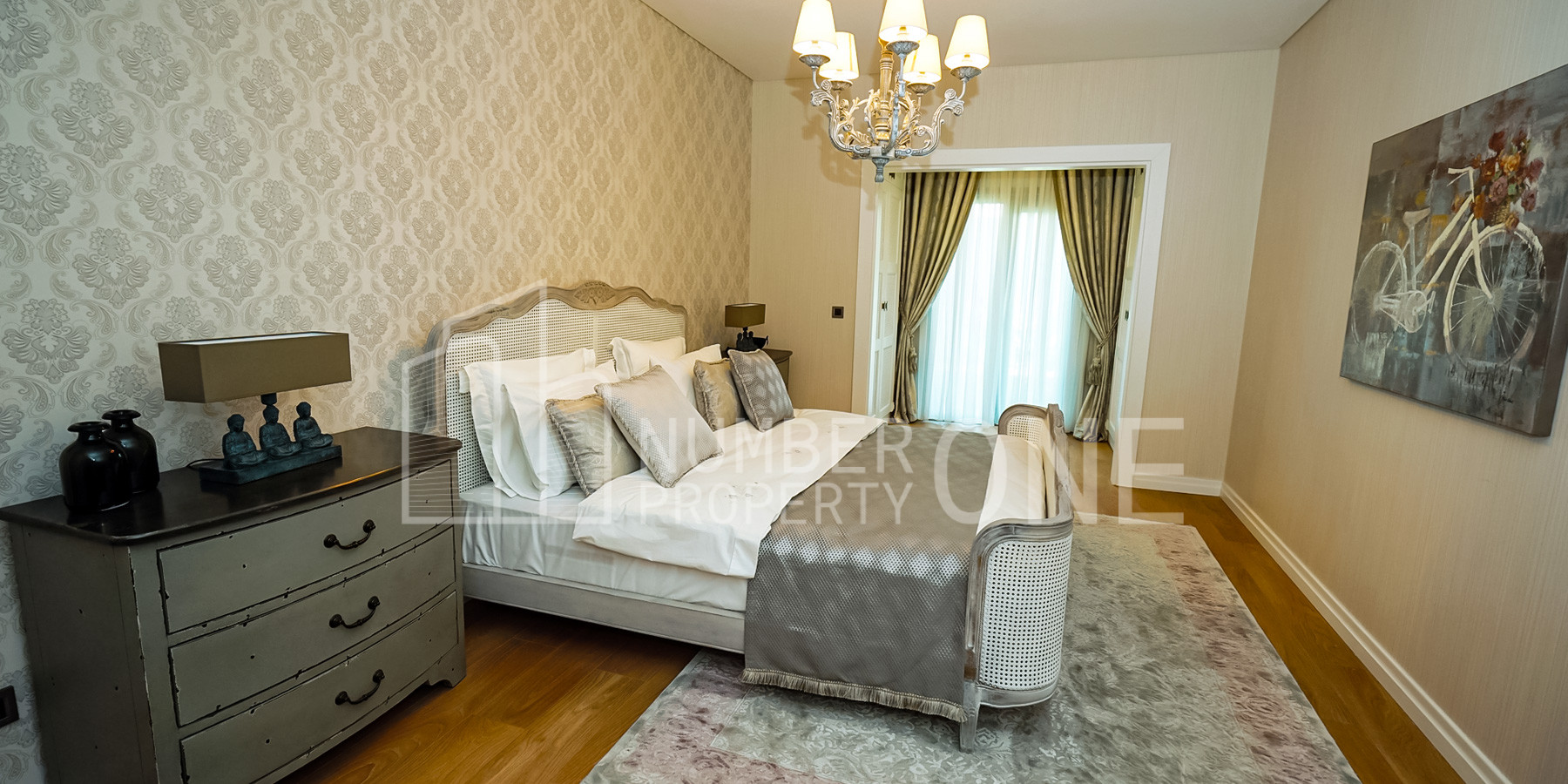 مشروع عائلي بإطلالة على وادي الحياة