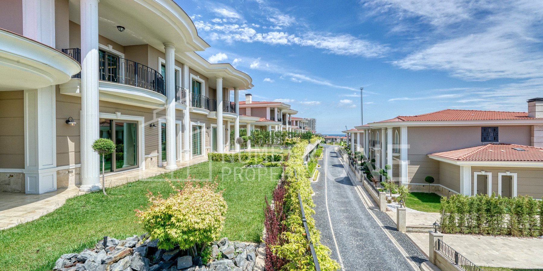 مشروع عملاق بإطلالة على المارينا