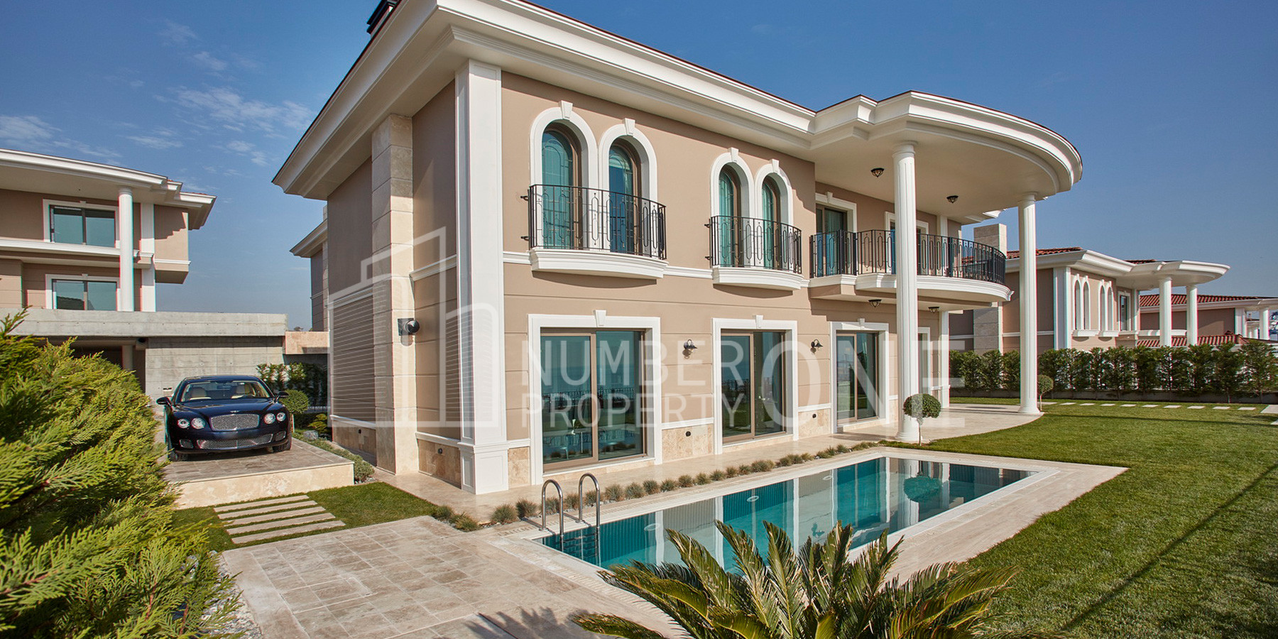 مشروع عملاق بإطلالة على المارينا