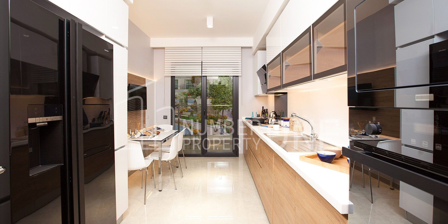 مشروع عائلي بإطلالات بحرية