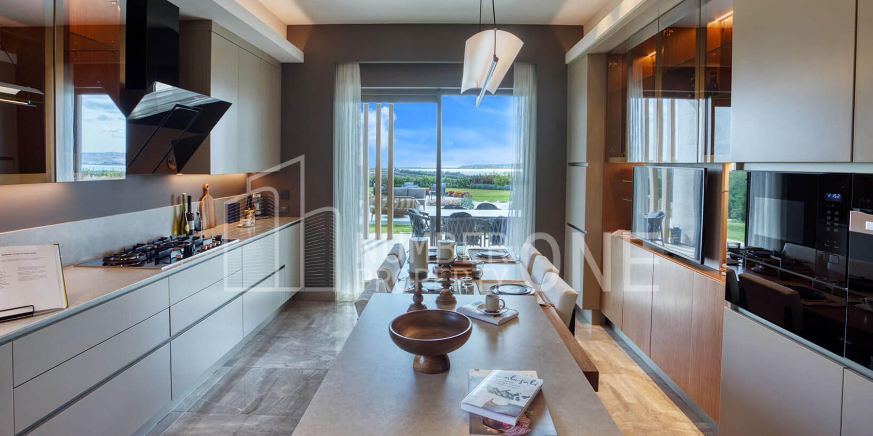 فيلات مطلة على البحر والبحيرة