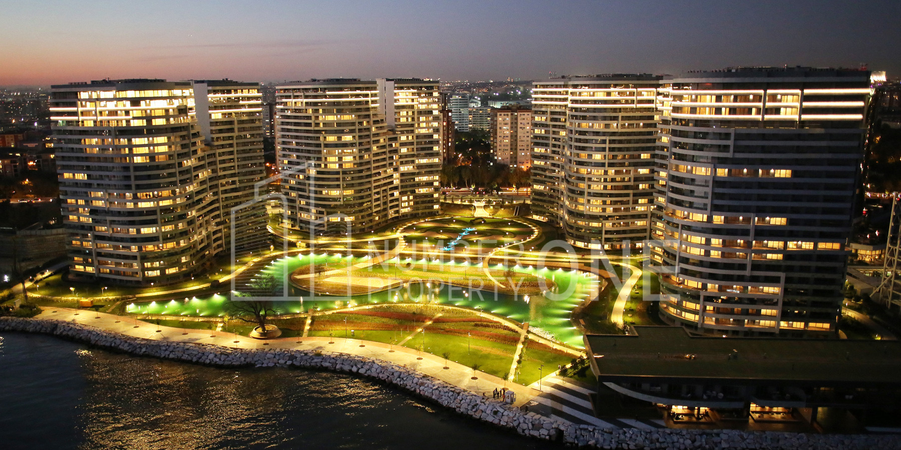 شقق فاخرة بواجهات بحرية في أتاكوي