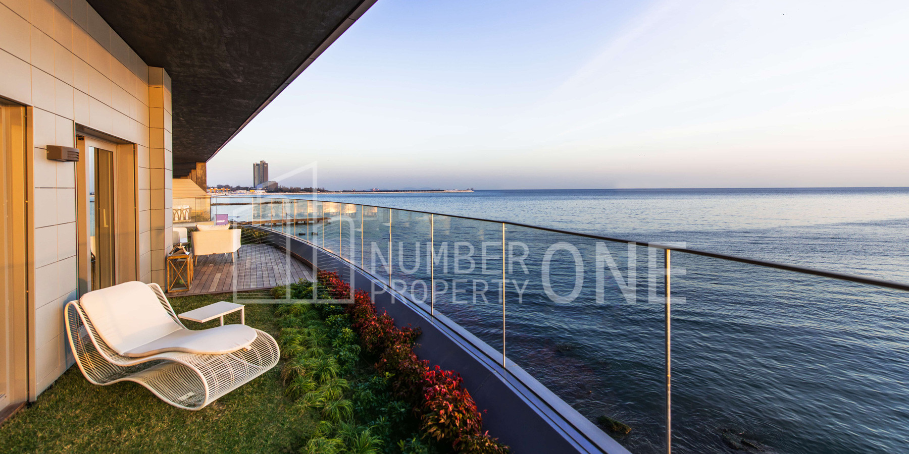 شقق فاخرة بواجهات بحرية في أتاكوي