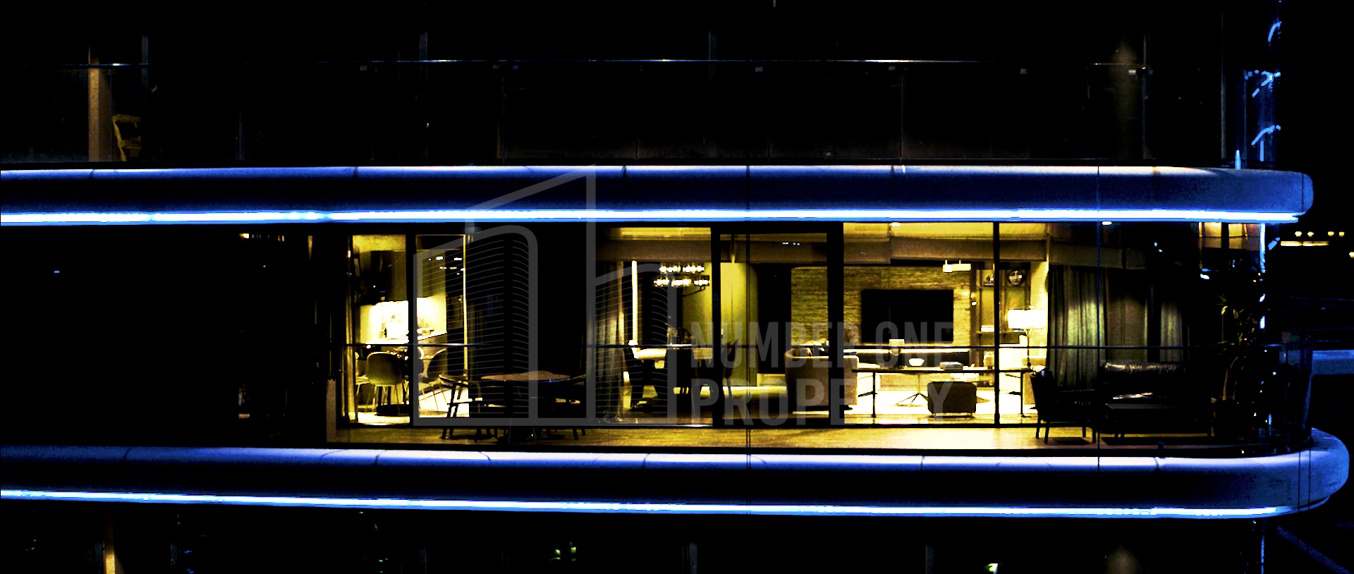 مشروع متميز بأطلالة بانورامية على البحر