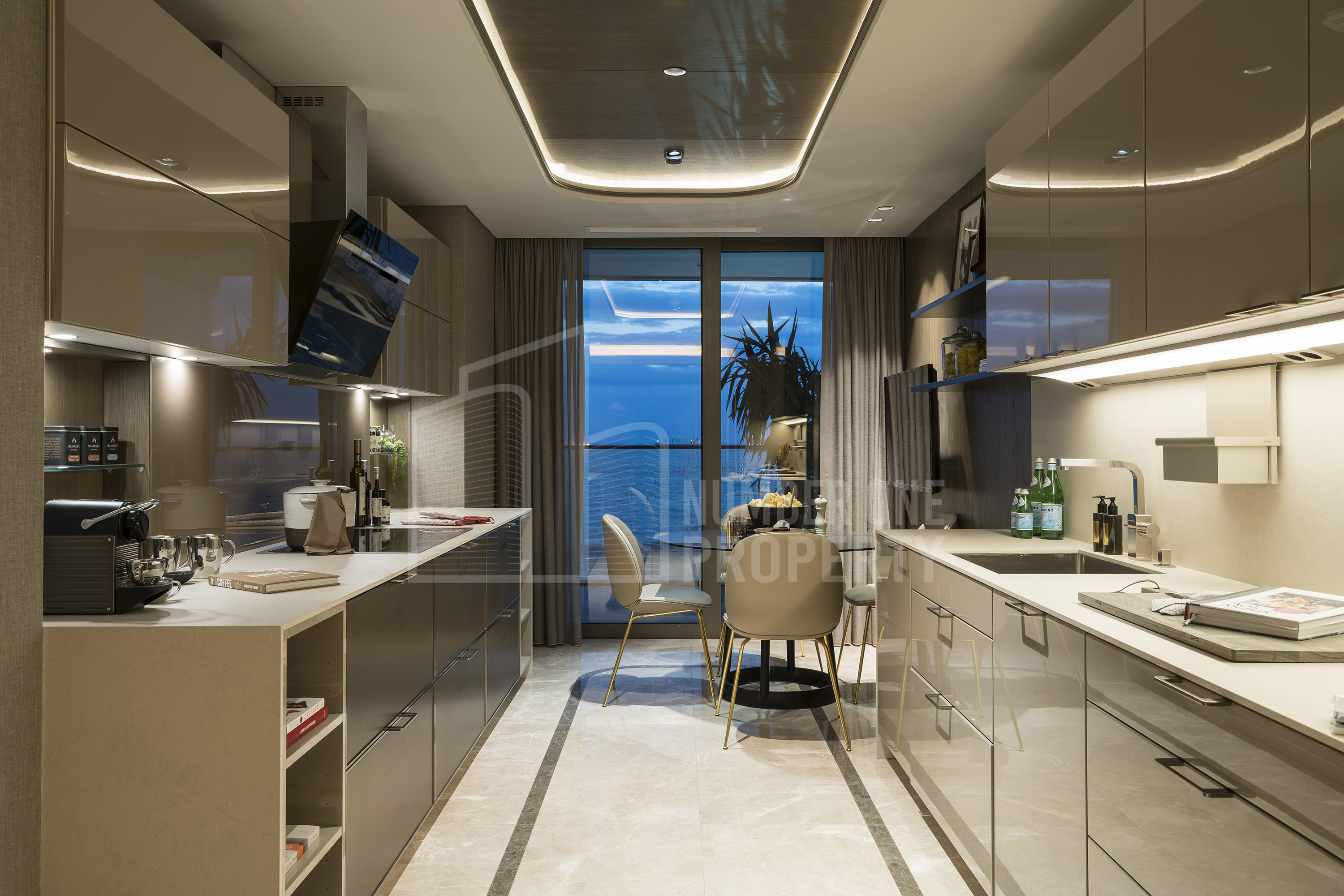 مشروع متميز بأطلالة بانورامية على البحر