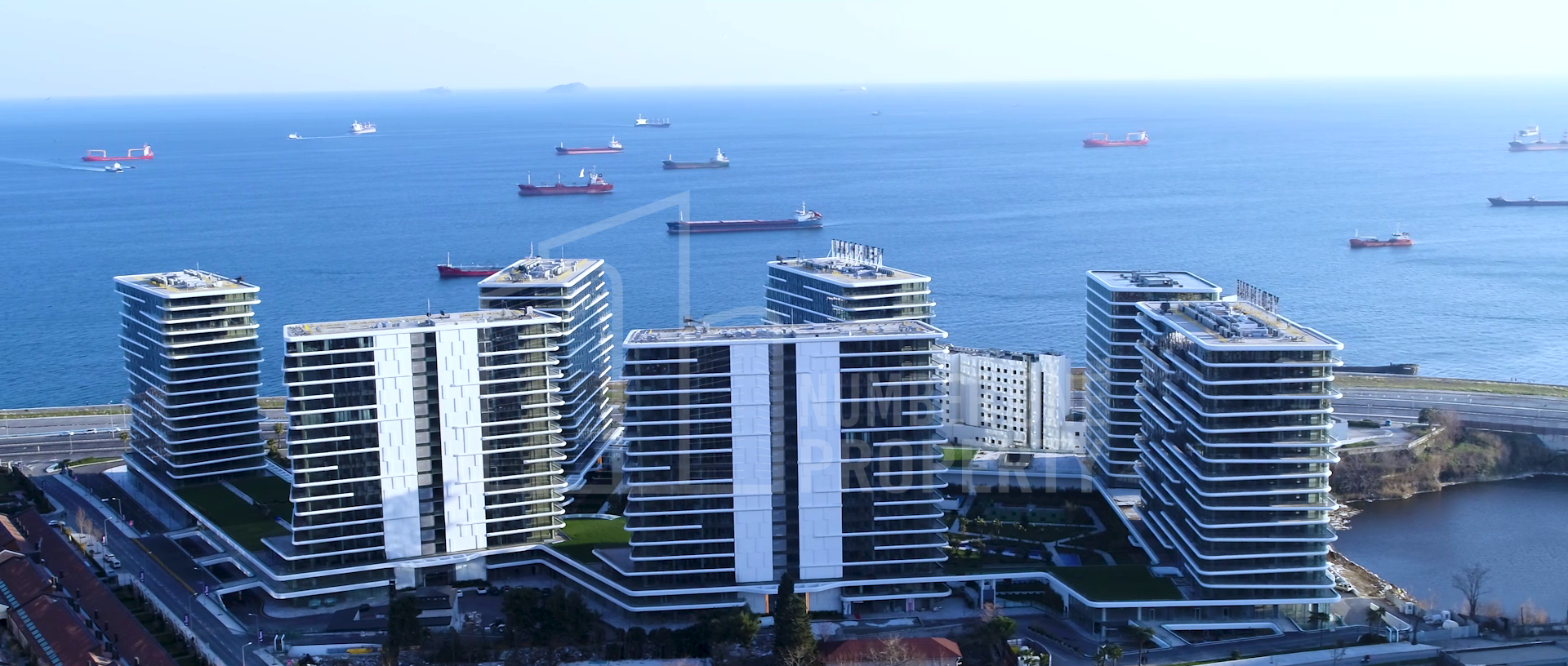 مشروع متميز بأطلالة بانورامية على البحر